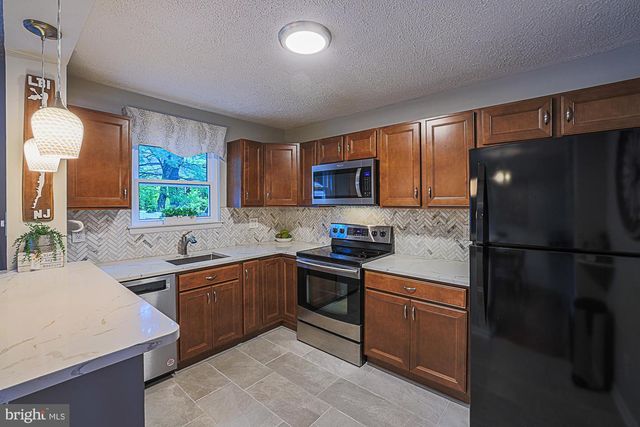 25 SYLVANOAK WAY, Nottingham, MD 21236