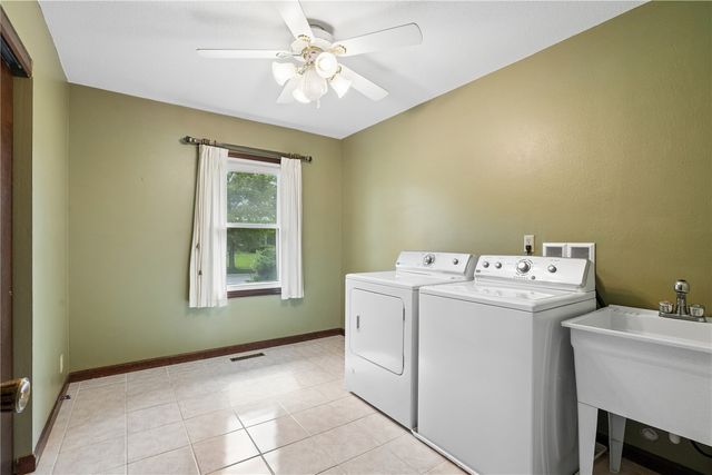 23 Clive Drive NW, Cedar Rapids, IA 52405
