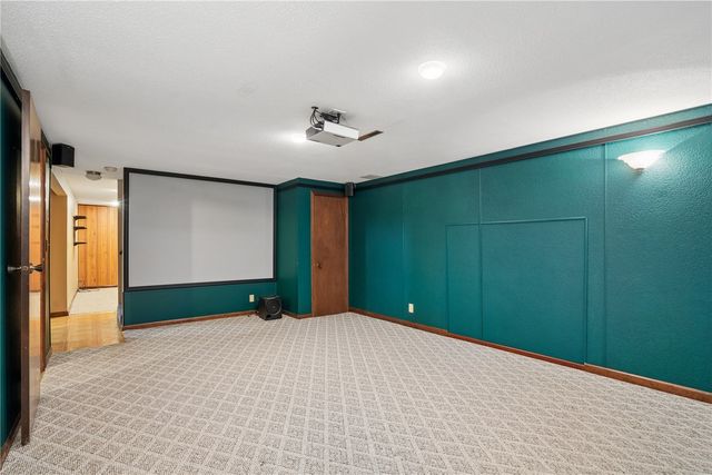23 Clive Drive NW, Cedar Rapids, IA 52405