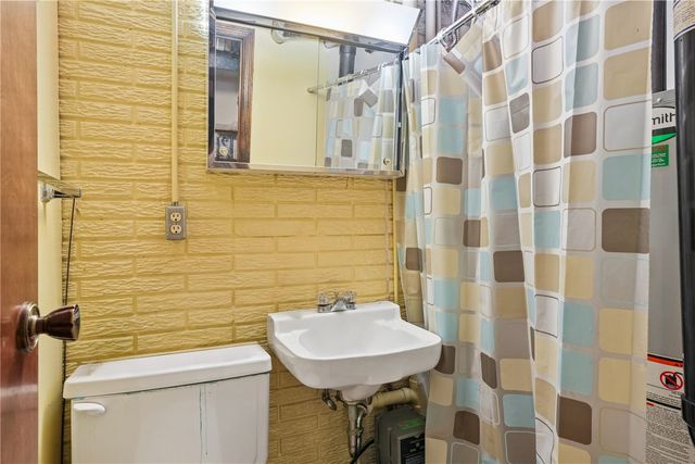 23 Clive Drive NW, Cedar Rapids, IA 52405
