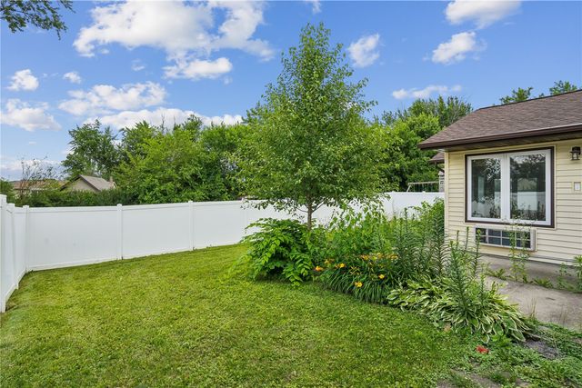 23 Clive Drive NW, Cedar Rapids, IA 52405