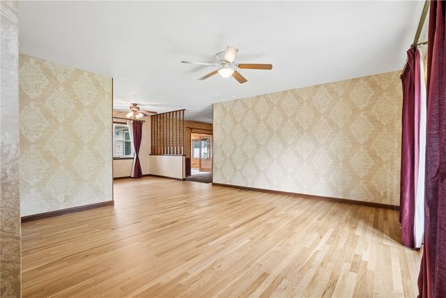 23 Clive Drive NW, Cedar Rapids, IA 52405