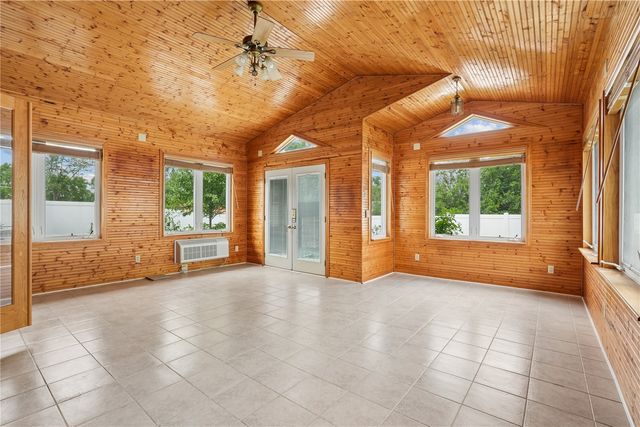 23 Clive Drive NW, Cedar Rapids, IA 52405