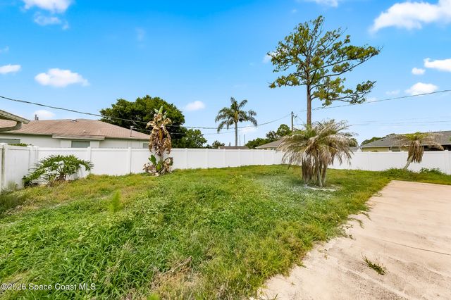 1385 Gillott Street NW, Palm Bay, FL 32907