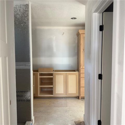 2340 Foxtail Drive, Kearney, MO 64060