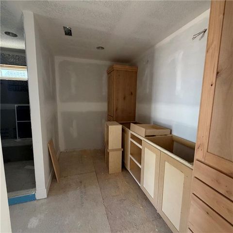 2340 Foxtail Drive, Kearney, MO 64060