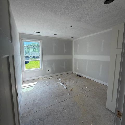 2340 Foxtail Drive, Kearney, MO 64060