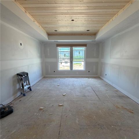 2340 Foxtail Drive, Kearney, MO 64060