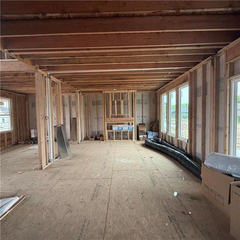 2340 Foxtail Drive, Kearney, MO 64060