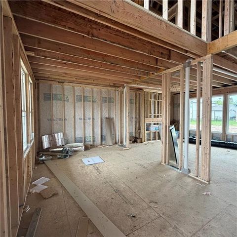 2340 Foxtail Drive, Kearney, MO 64060