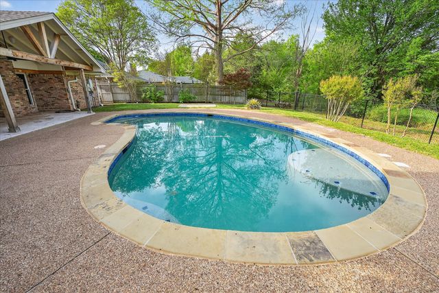 3713 Woodmont Court, Bedford, TX 76021