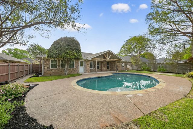 3713 Woodmont Court, Bedford, TX 76021