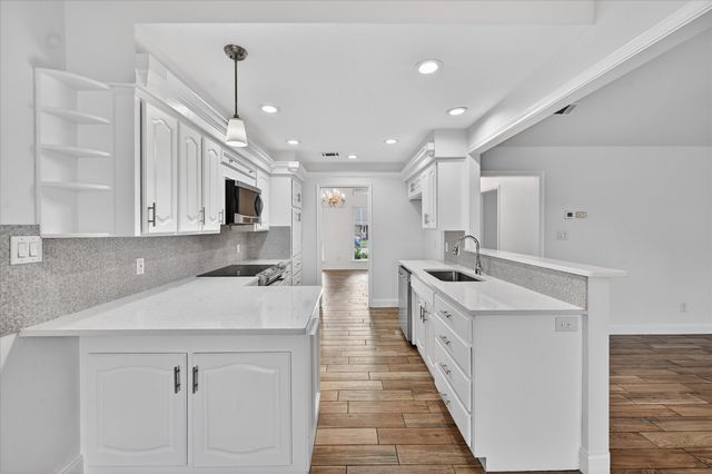 3713 Woodmont Court, Bedford, TX 76021