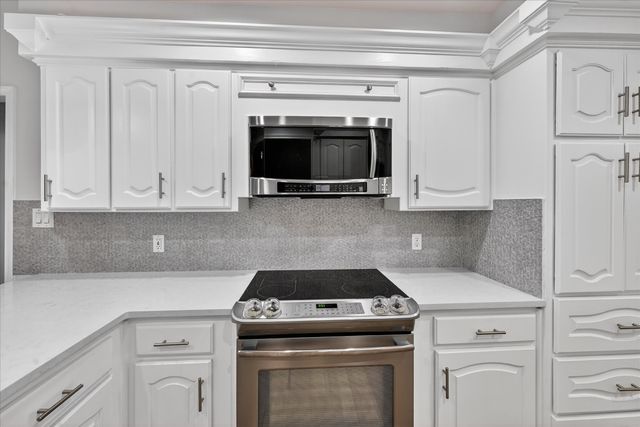 3713 Woodmont Court, Bedford, TX 76021