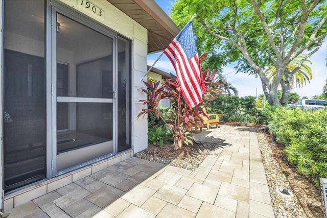 1903 SE 29TH LANE, Cape Coral, FL 33904