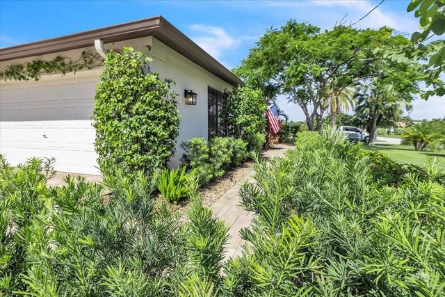 1903 SE 29TH LANE, Cape Coral, FL 33904