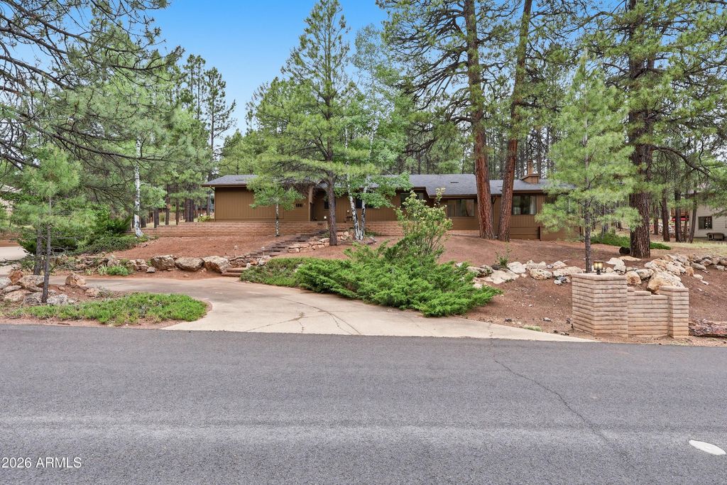 Image 1 of property listing at 4801 E GREEN MOUNTAIN Drive, Flagstaff, AZ 86004