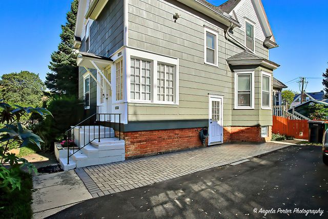 2721 Eshcol Avenue, Zion, IL 60099