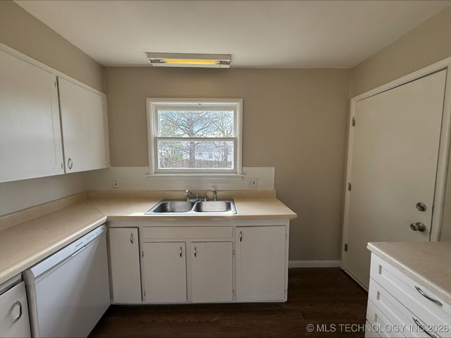 1908 W 47th Place, Tulsa, OK 74107