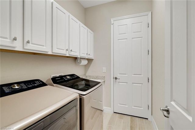 28003 Wicklow CT, Bonita Springs, FL 34135