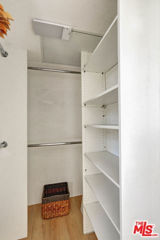 1284 S Cloverdale Avenue, Los Angeles, CA 90019