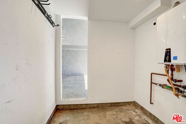 1284 S Cloverdale Avenue, Los Angeles, CA 90019