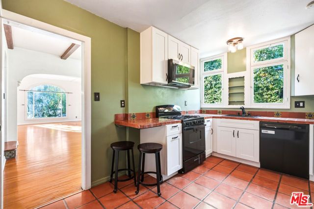 1284 S Cloverdale Avenue, Los Angeles, CA 90019
