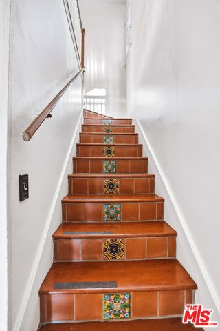 1284 S Cloverdale Avenue, Los Angeles, CA 90019