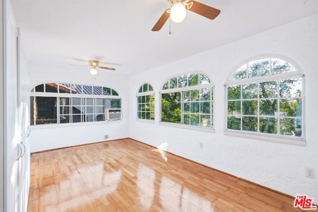 1284 S Cloverdale Avenue, Los Angeles, CA 90019