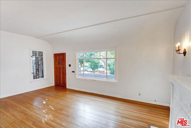 1284 S Cloverdale Avenue, Los Angeles, CA 90019