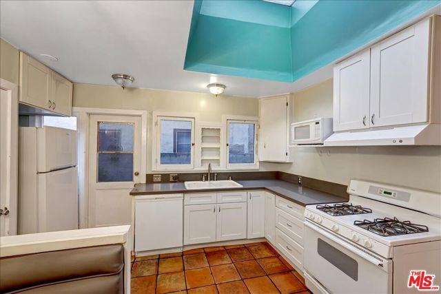 1284 S Cloverdale Avenue, Los Angeles, CA 90019
