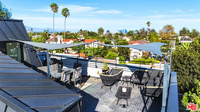 1284 S Cloverdale Avenue, Los Angeles, CA 90019