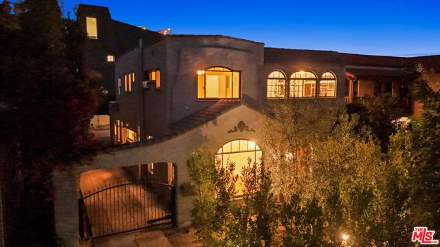 1284 S Cloverdale Avenue, Los Angeles, CA 90019