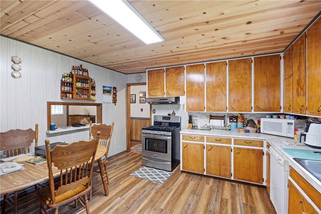 1440 N Shore Road, Atkins, AR 72823