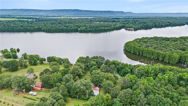 1440 N Shore Road, Atkins, AR 72823