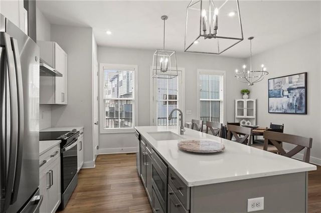 144 Chestnut Circle, Atlanta, GA 30342