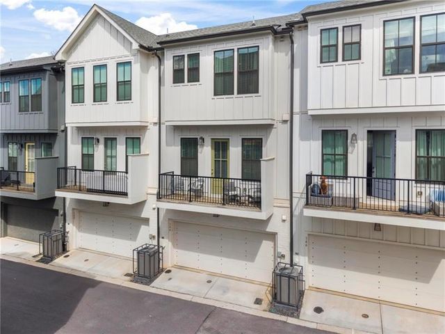 144 Chestnut Circle, Atlanta, GA 30342