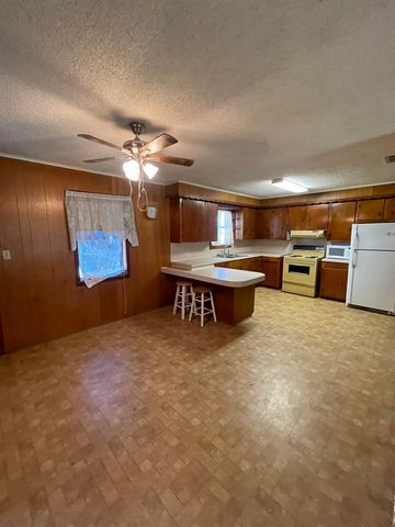 1608 E FM 124, Beckville, TX 75631