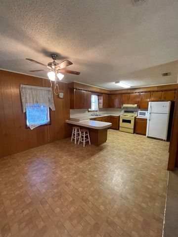 1608 E FM 124, Beckville, TX 75631