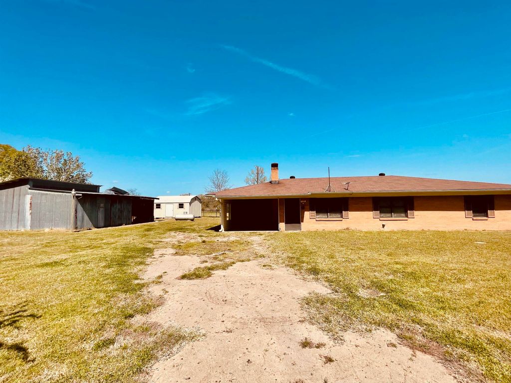 1608 E FM 124, Beckville, TX 75631