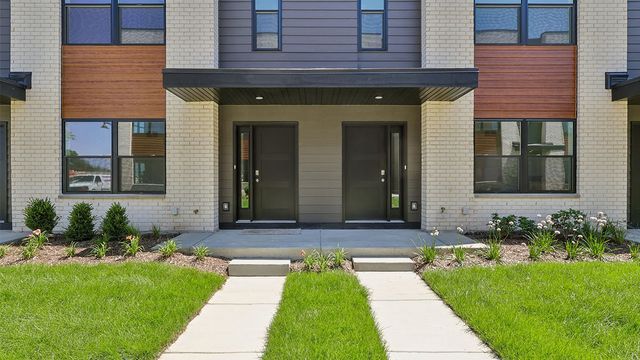2227 Waters Edge Drive, Schaumburg, IL 60173