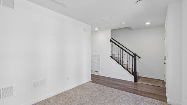 2227 Waters Edge Drive, Schaumburg, IL 60173