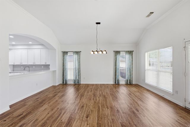 8925 Crestview Drive, Denton, TX 76207