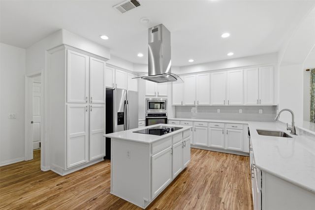 8925 Crestview Drive, Denton, TX 76207