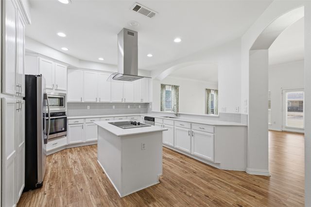 8925 Crestview Drive, Denton, TX 76207