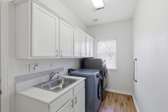 8925 Crestview Drive, Denton, TX 76207