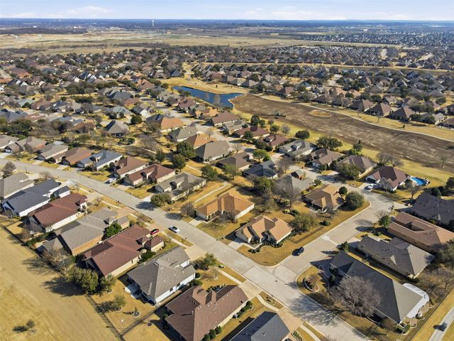 8925 Crestview Drive, Denton, TX 76207