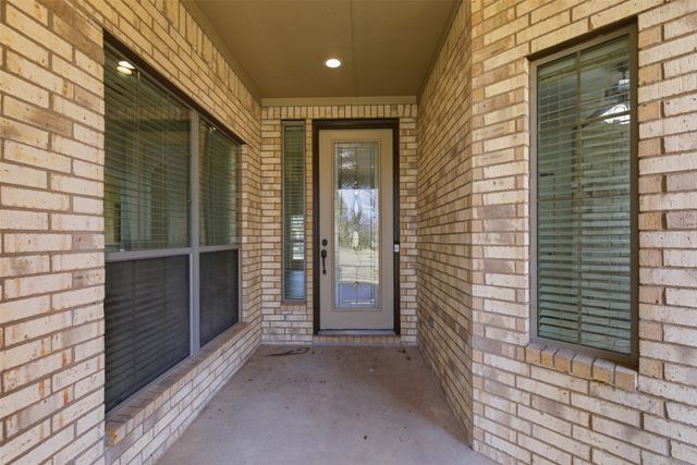 8925 Crestview Drive, Denton, TX 76207