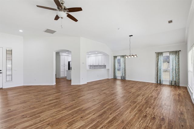 8925 Crestview Drive, Denton, TX 76207