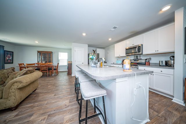 212 Coral Sunset Way, Summerville, SC 29486